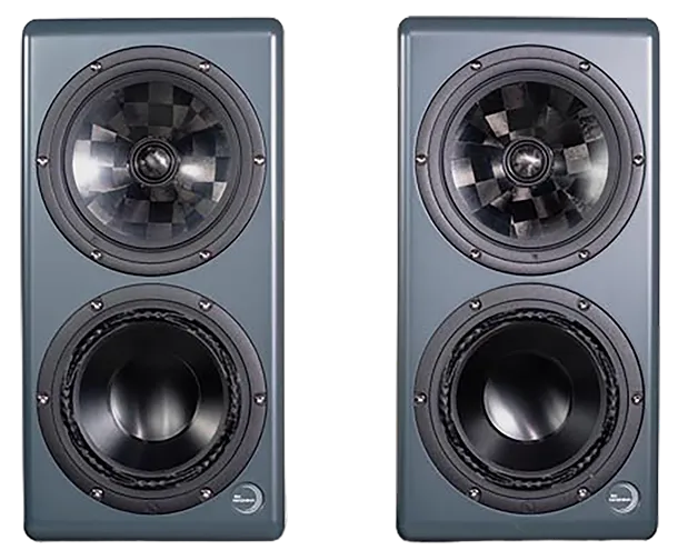 TERRA_FRONTVIEW_PAIR.webp