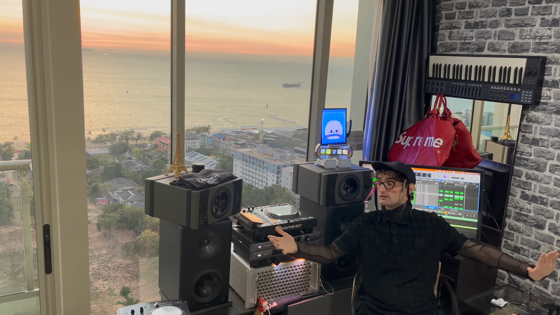 studio__Screenshot (1).png